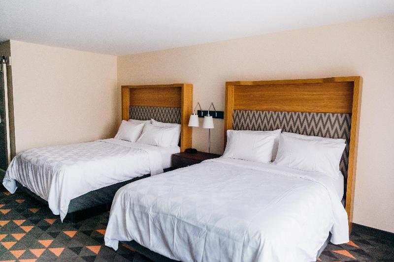 Holiday Inn & Suites Phoenix-Mesa/Chandler photo 21
