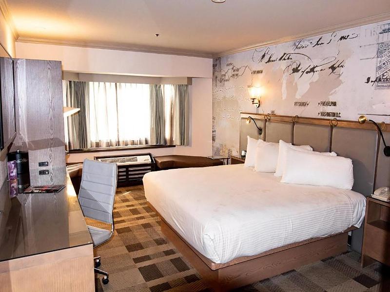 1 King Bed, Upgraded Room, Non-Smoking
