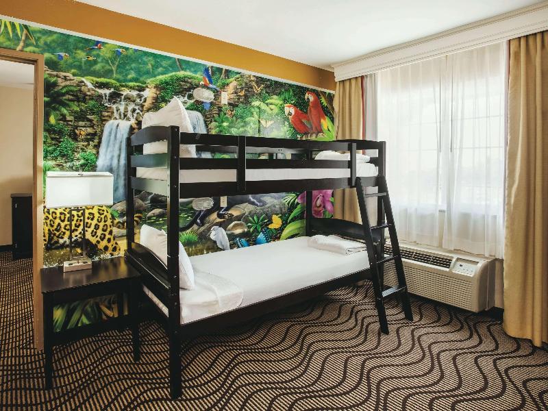 La Quinta Inn Carlsbad image