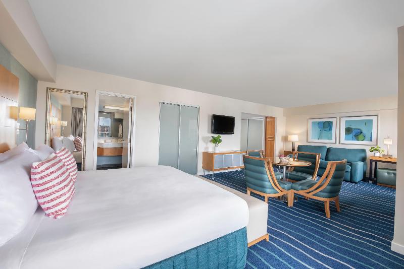 Ala Moana Honolulu by Mantra