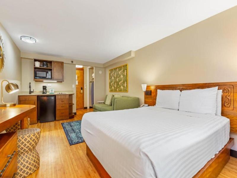 Castle Bamboo Waikiki Hotel image