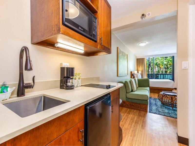 Castle Bamboo Waikiki Hotel image