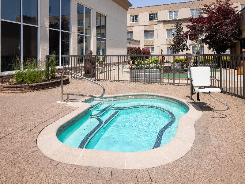 Holiday Inn Resort Lake George Adirondack Area IHG image