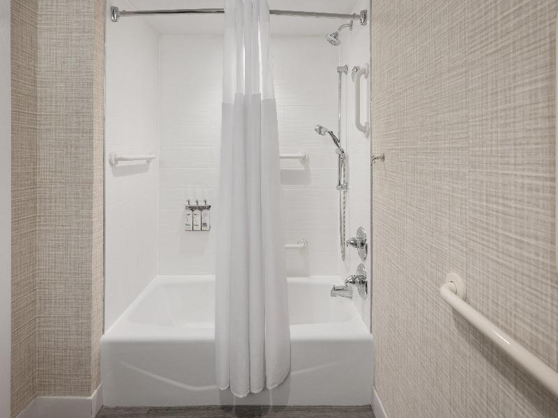 Holiday Inn Resort Lake George Adirondack Area IHG image