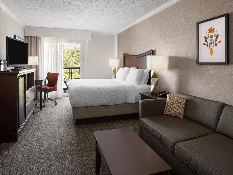 Holiday Inn Resort Lake George Adirondack Area IHG image