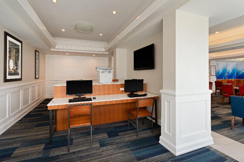 Holiday Inn Express Hauppauge-Long Island image