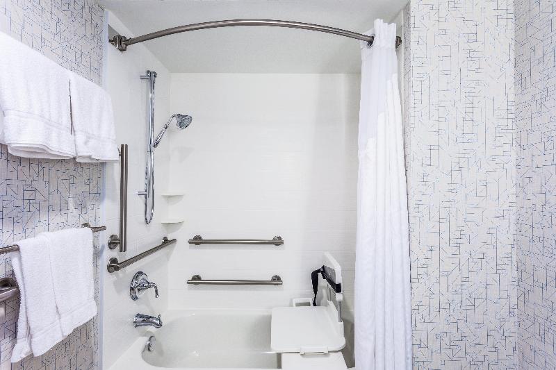 Holiday Inn Express Hauppauge-Long Island image