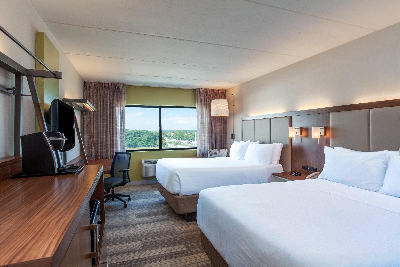 Holiday Inn Express Hauppauge-Long Island image