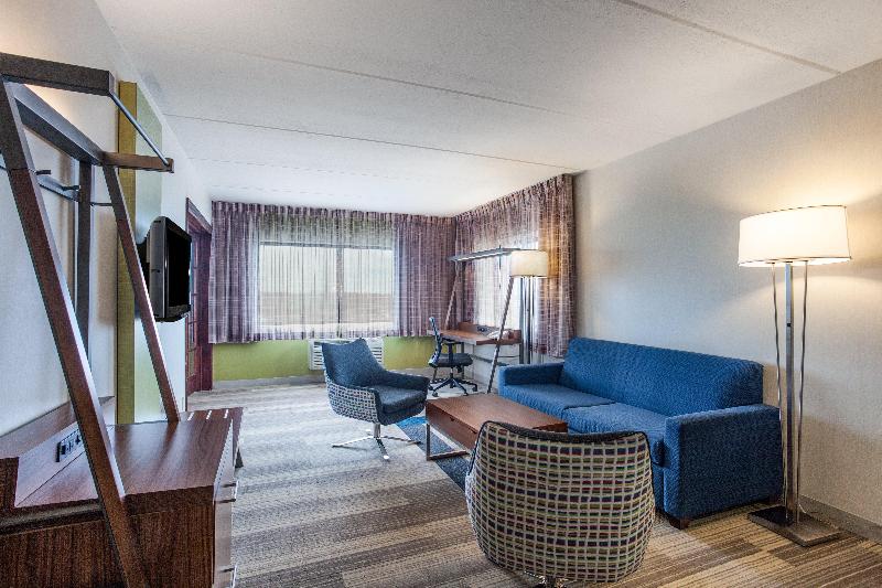 Holiday Inn Express Hauppauge-Long Island image