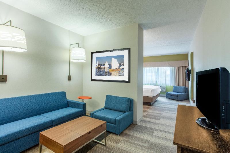 Holiday Inn Express Hauppauge-Long Island image