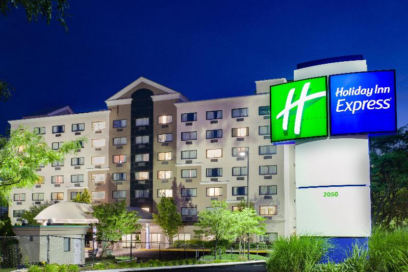 Holiday Inn Express Hauppauge-Long Island image