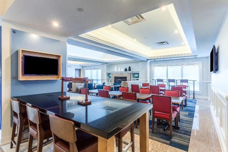 Holiday Inn Express Hauppauge-Long Island image