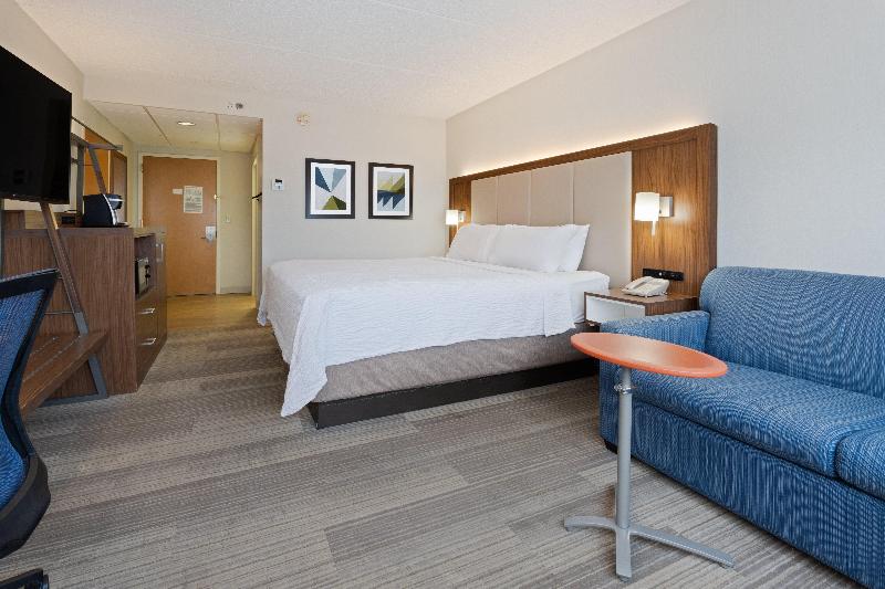 Holiday Inn Express Hauppauge-Long Island image