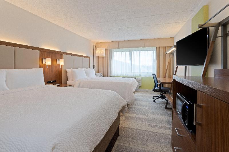 Holiday Inn Express Hauppauge-Long Island image