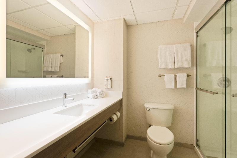 Holiday Inn Express Hauppauge-Long Island image