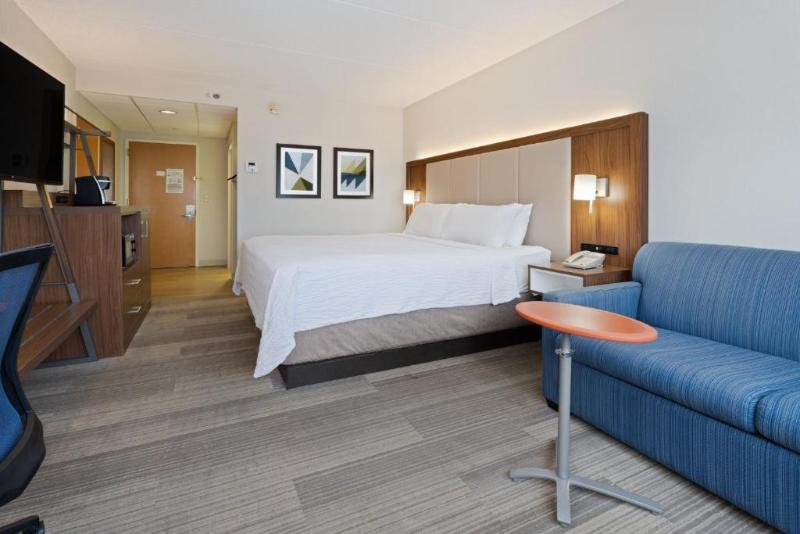 Holiday Inn Express Hauppauge-Long Island image