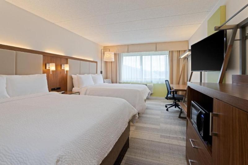 Holiday Inn Express Hauppauge-Long Island image