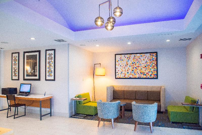Holiday Inn Express Suites Chester-Monroe-Goshen image