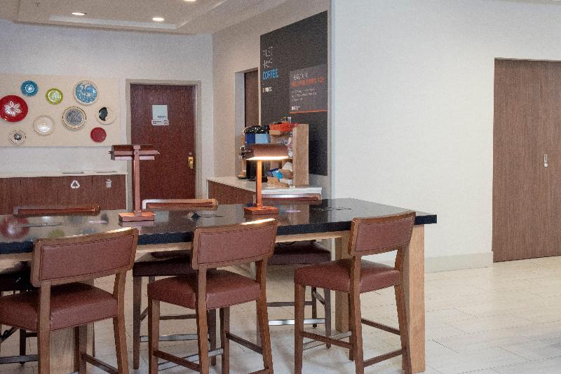 Holiday Inn Express Suites Chester-Monroe-Goshen image