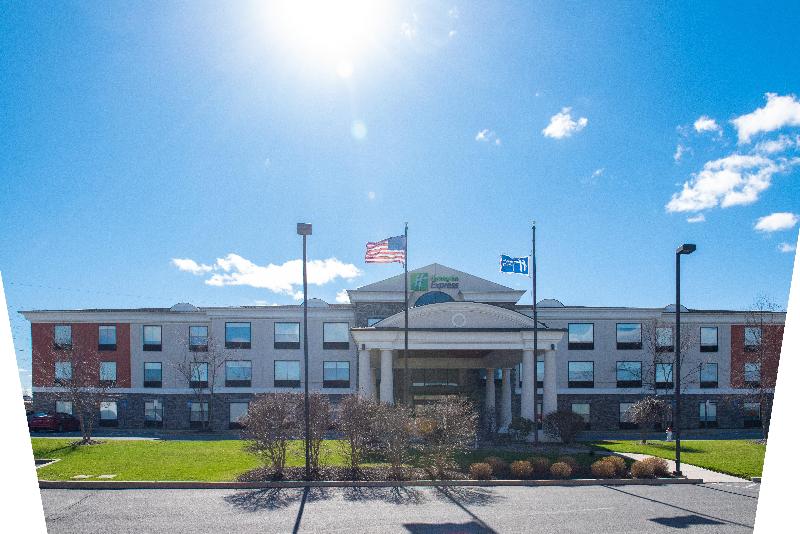 Holiday Inn Express Suites Chester-Monroe-Goshen image