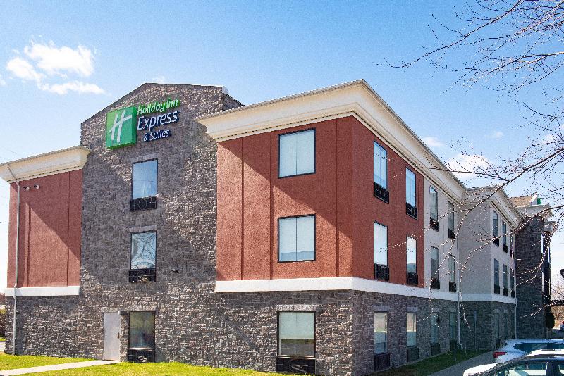 Holiday Inn Express Suites Chester-Monroe-Goshen image
