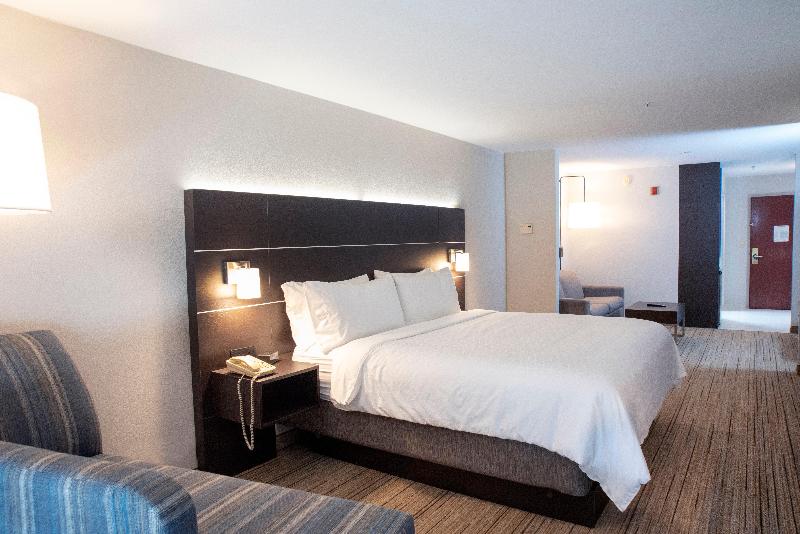 Holiday Inn Express Suites Chester-Monroe-Goshen image