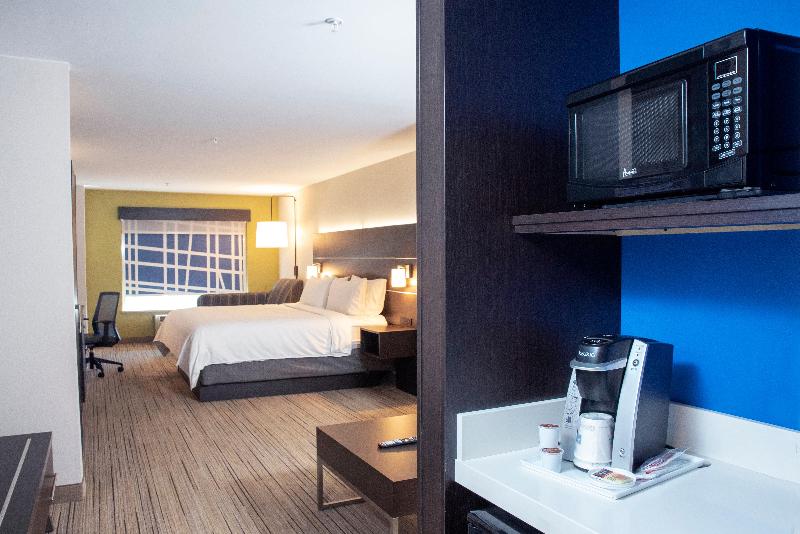 Holiday Inn Express Suites Chester-Monroe-Goshen image
