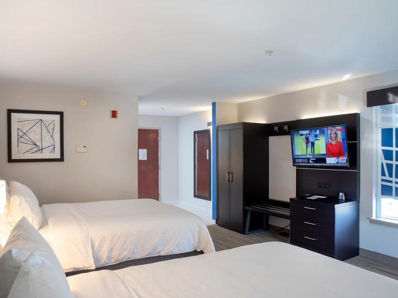 Holiday Inn Express Suites Chester-Monroe-Goshen image