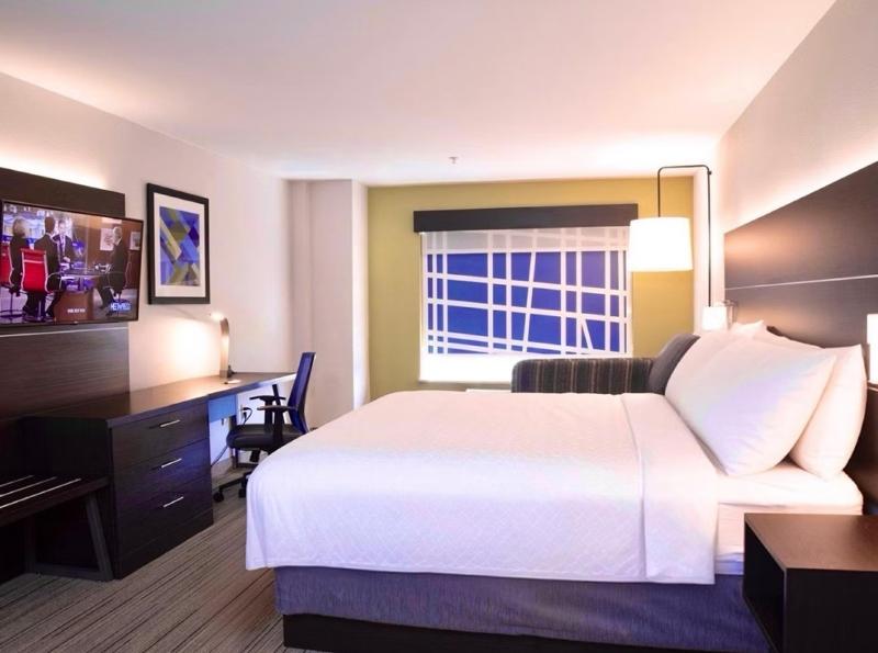 Holiday Inn Express Suites Chester-Monroe-Goshen image