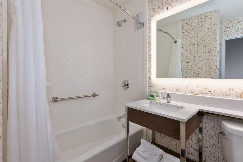 Holiday Inn Westbury-Long Island image