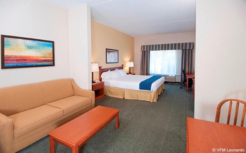 HOLIDAY INN EXPRESS HOTEL AND SUITES FINDLEY LAKE (I-86 EXIT 4)
