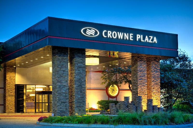 Crowne Plaza Suffern Mahwah image