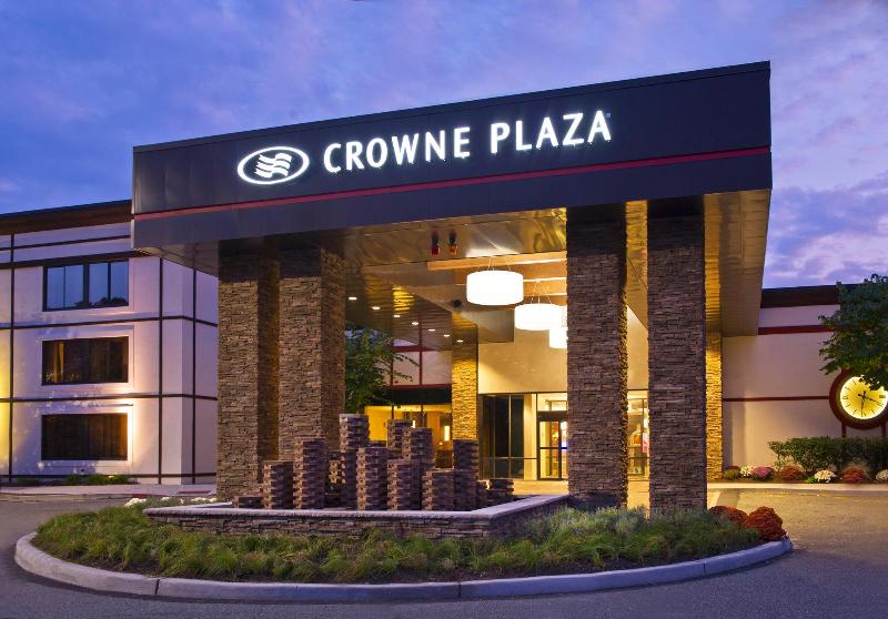 Crowne Plaza Suffern Mahwah image