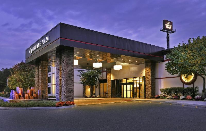 Crowne Plaza Suffern Mahwah image