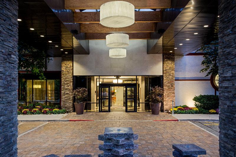 Crowne Plaza Suffern Mahwah image