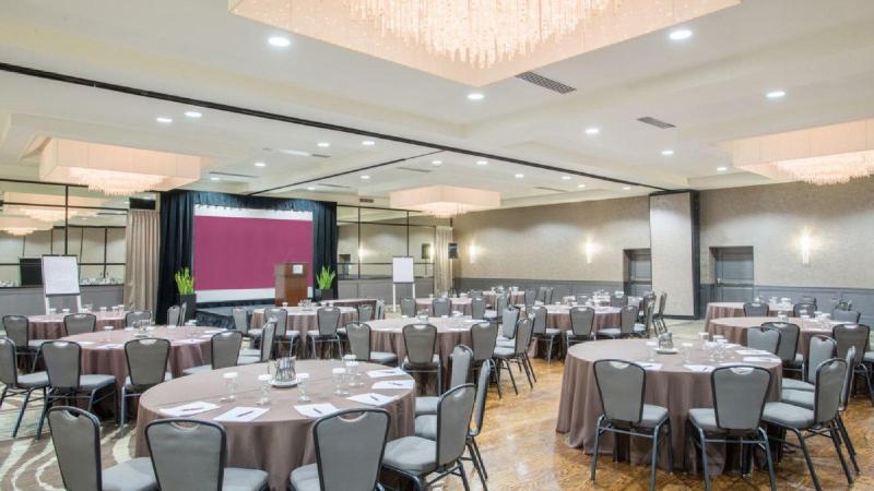 Crowne Plaza Suffern Mahwah image