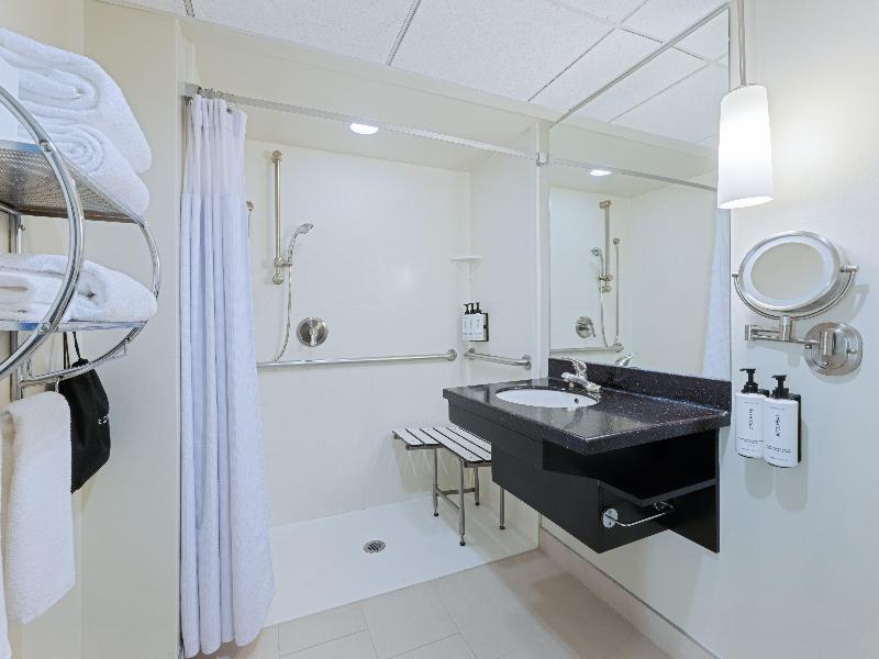 Crowne Plaza Suffern Mahwah image