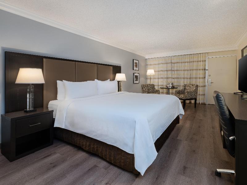 Crowne Plaza Suffern Mahwah image