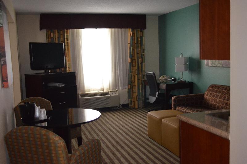 Holiday Inn Express Hotel&Suites West Point-For
