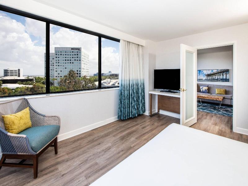 Renaissance Newport Beach Hotel image