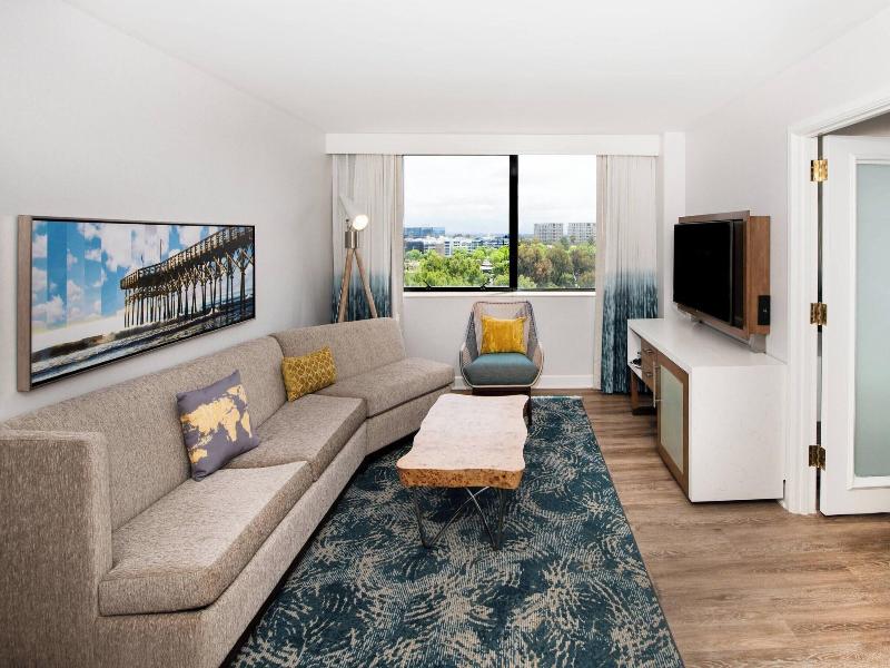 Renaissance Newport Beach Hotel image