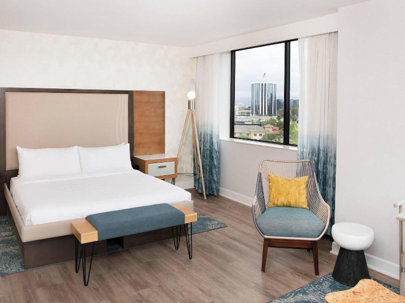 Renaissance Newport Beach Hotel image