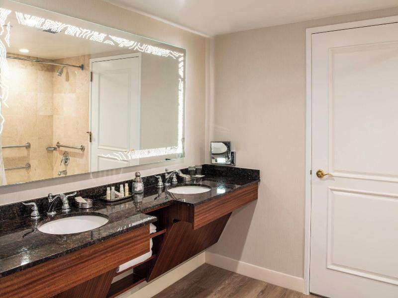 Renaissance Newport Beach Hotel image