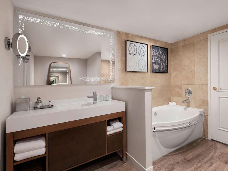 Renaissance Newport Beach Hotel image