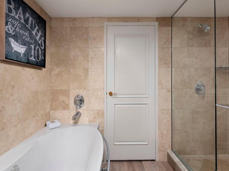 Renaissance Newport Beach Hotel image