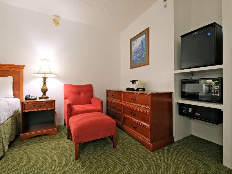Ramada Plaza by Wyndham Waikiki image