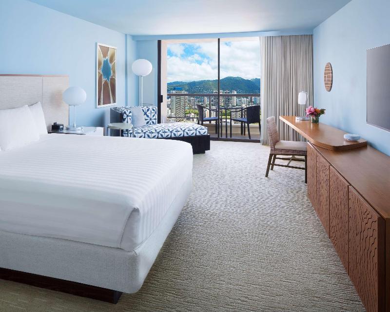 Hyatt Regency Waikiki Beach Resort And Spa