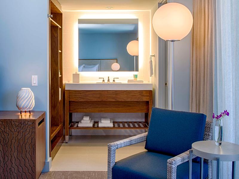Hyatt Regency Waikiki Beach Resort And Spa image
