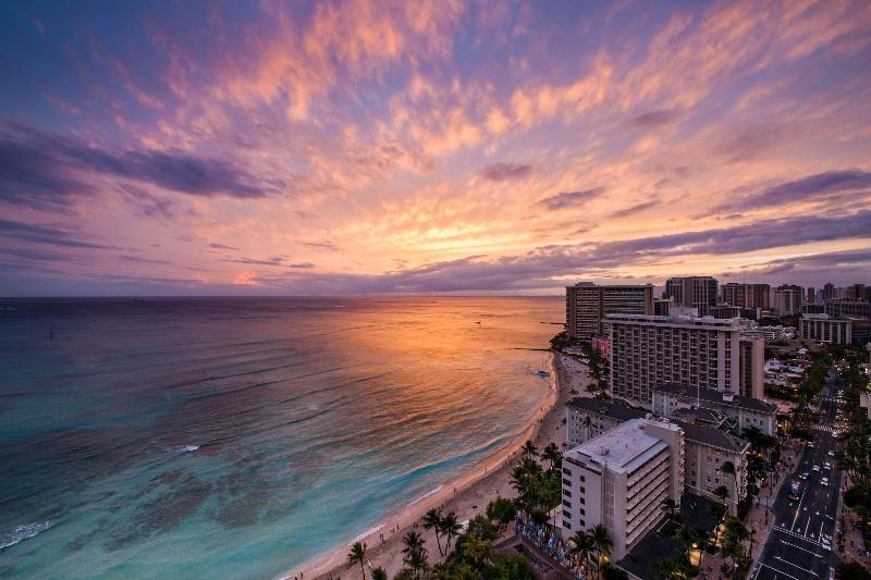 Hyatt Regency Waikiki Beach Resort And Spa