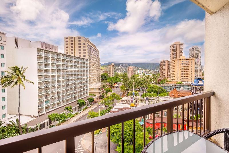 Hyatt Regency Waikiki Beach Resort And Spa